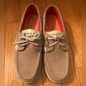 Size 6 New without box Sperry tan and orange